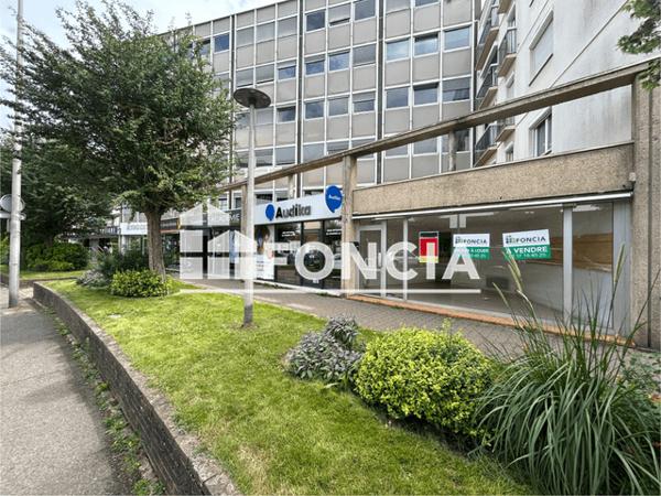 Location Local commercial 5 pièces 121 m² - 55 RUE DU GRAND FAUBOURG Chartres 28000