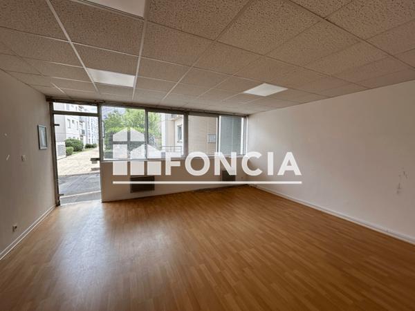 Location Local commercial 5 pièces 121 m² - 55 RUE DU GRAND FAUBOURG Chartres 28000