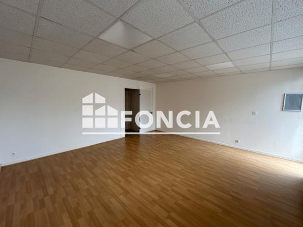 Location Local commercial 5 pièces 121 m² - 55 RUE DU GRAND FAUBOURG Chartres 28000
