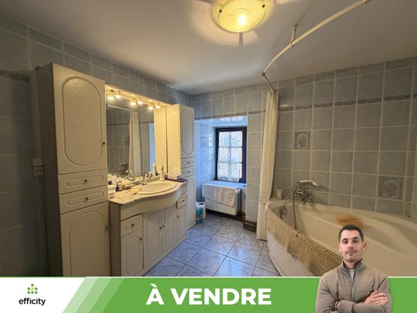 Immeuble
         15 pièces
        - 311 m² 67 000 € *