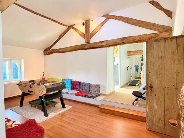 TRES BELLE PROPRIETE AVEC ETANG PRIVATIF