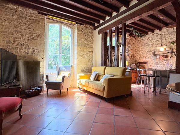 TRES BELLE PROPRIETE AVEC ETANG PRIVATIF