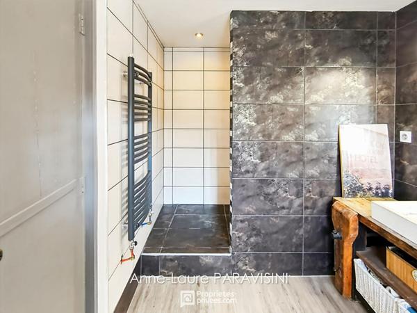 Pennautier Maison familiale : 4 chambres piscine garage et remise aménagée