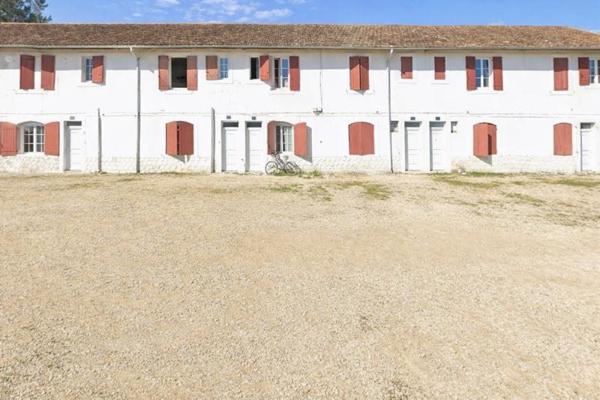 Immeuble à vendre |  Rion-des-Landes |  764 m²