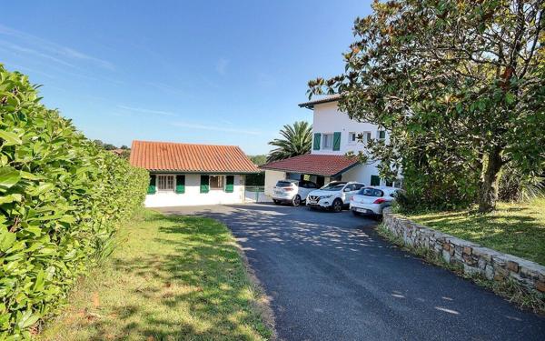 Maison à vendre    9 pièces •  Hasparren