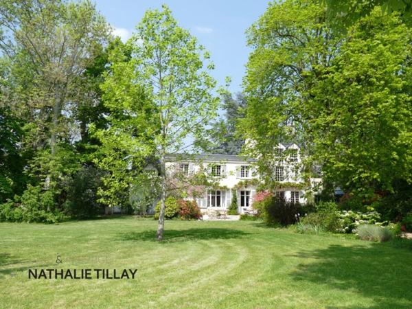 SAINT PRYVE SAINT MESMIN a vendre , propriete maison de maitre, bord du Loiret , 287 m² habitables, parc de 1ha.