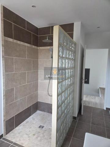 Location                                                      Maison
                        
                     4 pièces                      95 m2                     à Saint-Paul-Trois-Châteaux