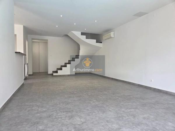 Location                                                      Maison
                        
                     4 pièces                      95 m2                     à Saint-Paul-Trois-Châteaux