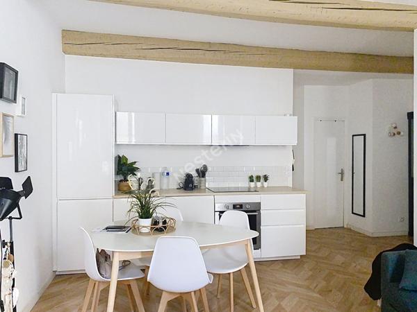 Appartement Bandol T2 de 43.94 m2 Rénové proche du port .