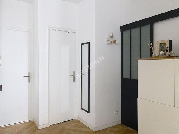 Appartement Bandol T2 de 43.94 m2 Rénové proche du port .