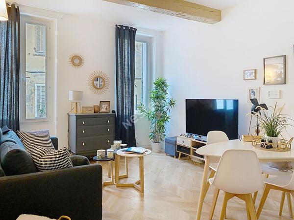 Appartement Bandol T2 de 43.94 m2 Rénové proche du port .
