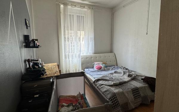 Immeuble à vendre    1 pièce •  Firminy