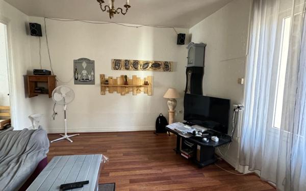 Immeuble à vendre    1 pièce •  Firminy