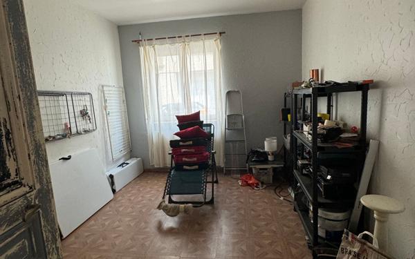 Immeuble à vendre    1 pièce •  Firminy