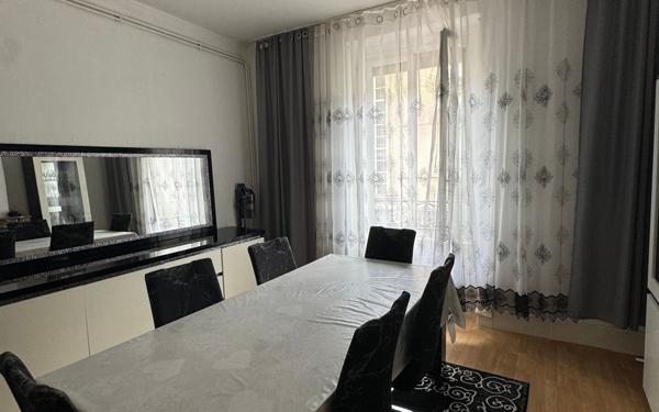 Immeuble à vendre    1 pièce •  Firminy