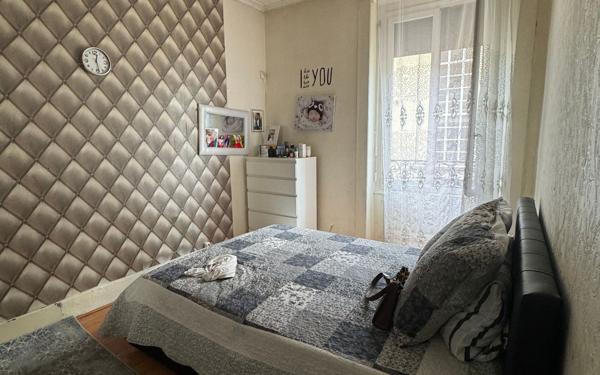 Immeuble à vendre    1 pièce •  Firminy