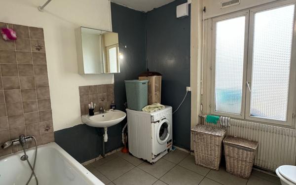 Immeuble à vendre    1 pièce •  Firminy