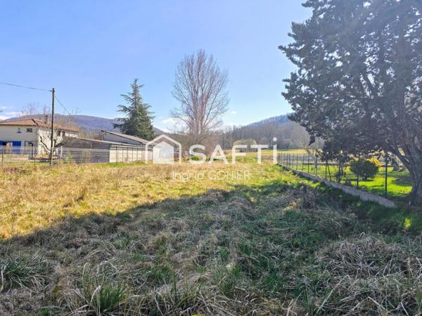 Terrain de 2 150m²-700m² constructible-vue dégagée