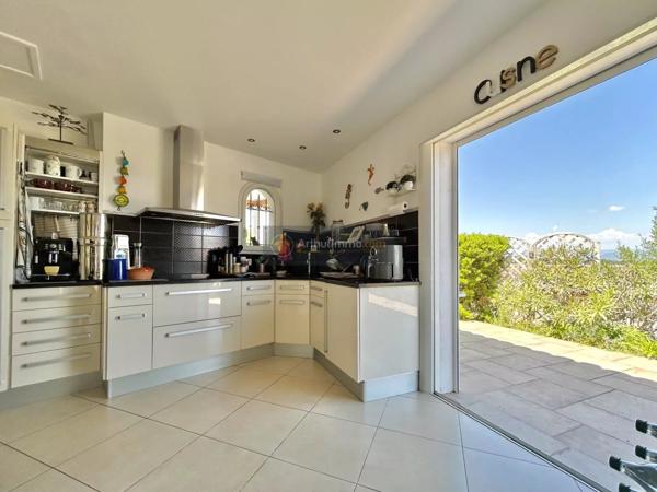 Vente Maison 6 pièces 220 m2 à Saint-Aygulf