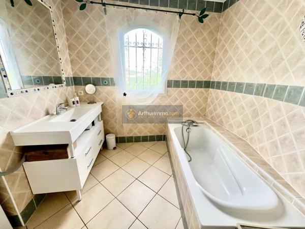 Vente Maison 6 pièces 220 m2 à Saint-Aygulf