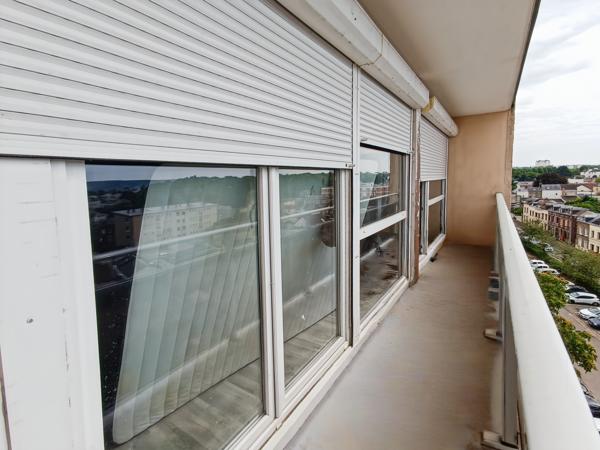 Appartement
         3 pièces
        - 65 m² 77 000 € *