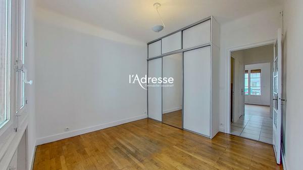 Bureaux pour profession libérale - GRENOBLE - 3-4 pièces - 88.28 m2 - 2 balcons