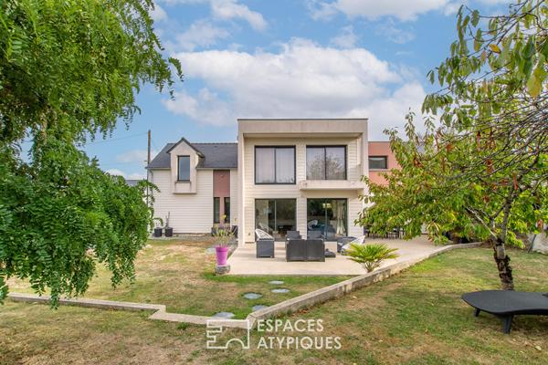 Maison familiale contemporaine avec studio indépendant