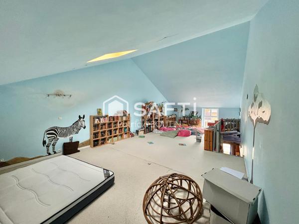 MAGNIFIQUE MAISON FAMILIALE DE 8 CHAMBRES A SAINT MAIXENT L'ECOLE !