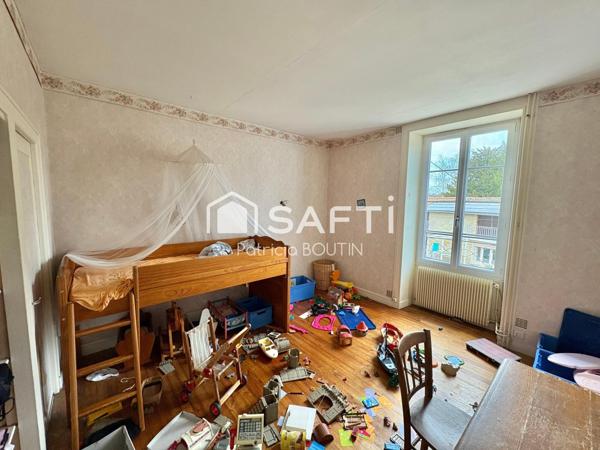 MAGNIFIQUE MAISON FAMILIALE DE 8 CHAMBRES A SAINT MAIXENT L'ECOLE !