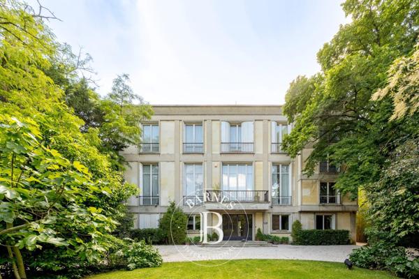 Garches, Hôtel particulier 5 Chambres -  776 m² à vendre