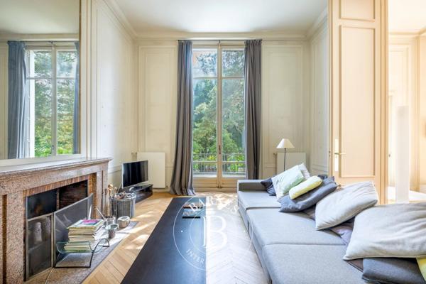 Garches, Hôtel particulier 5 Chambres -  776 m² à vendre