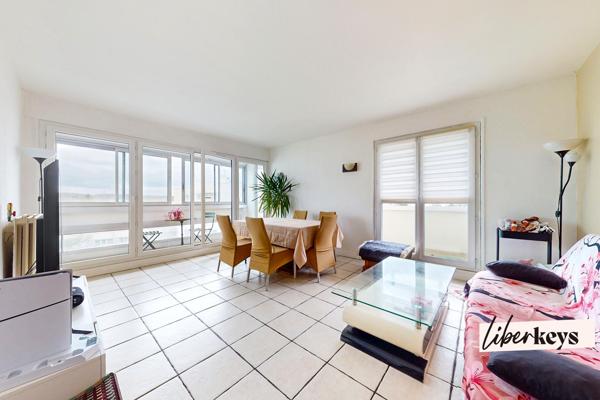 Appartement 4 pièces traversant de 80 m² avec balcon, loggia, cave et parking à Plaisir