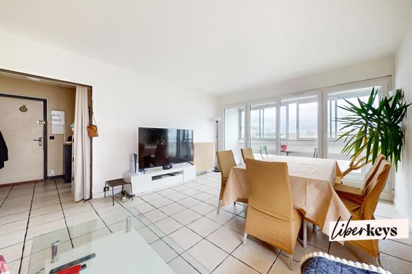 Appartement 4 pièces traversant de 80 m² avec balcon, loggia, cave et parking à Plaisir