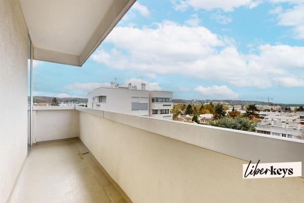 Appartement 4 pièces traversant de 80 m² avec balcon, loggia, cave et parking à Plaisir