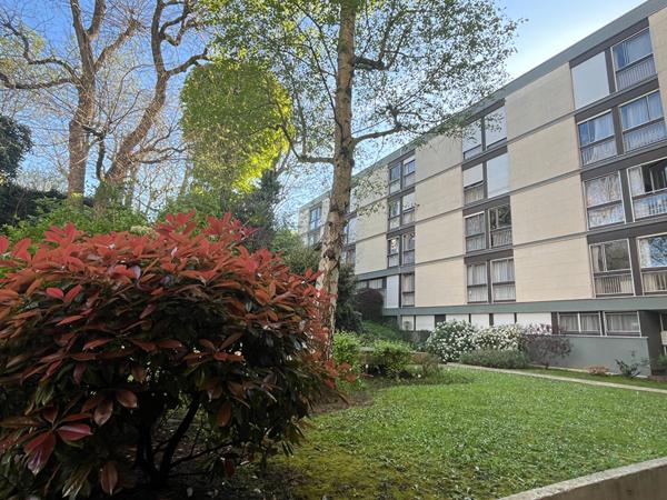 Magnifique 3 pièces 66.27m² avec parking et cave refait à Neuf - 1815€ CC -