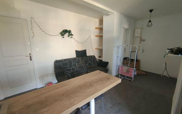 Appartement à vendre    4 pièces • 49,51 m2 Saint-Martin-d'Hères