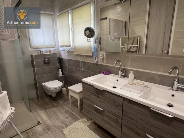 Vente                                                      Maison
                        
                     8 pièces                      224 m2                     à Marmande