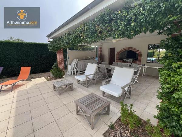 Vente                                                      Maison
                        
                     8 pièces                      224 m2                     à Marmande