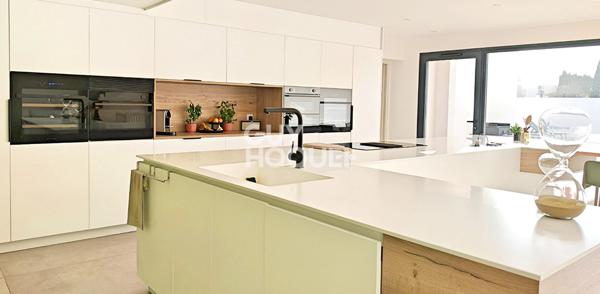 EN EXCLUSIVITE !! Perpignan Parc Ducup - Villa contemporaine de 225 m² - 4 suites - Piscine - Environnement calme et privilégié