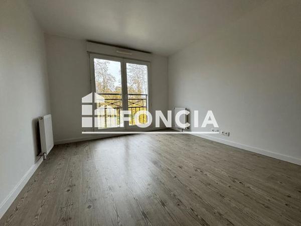 Location Appartement 2 pièces 39.39 m² - 16 RUE CHANTIER D'HERUBE Aubergenville 78410
