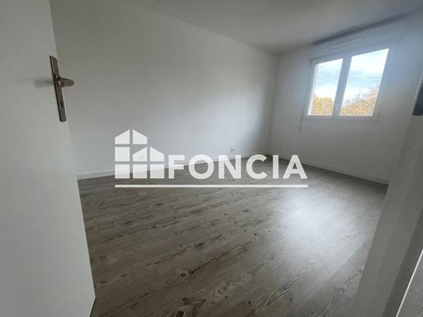 Location Appartement 2 pièces 39.39 m² - 16 RUE CHANTIER D'HERUBE Aubergenville 78410