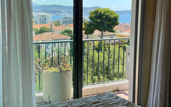 Appartement à vendre    3 pièces • 107 m2 Nice