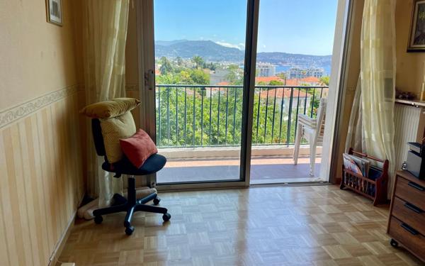 Appartement à vendre    3 pièces • 107 m2 Nice