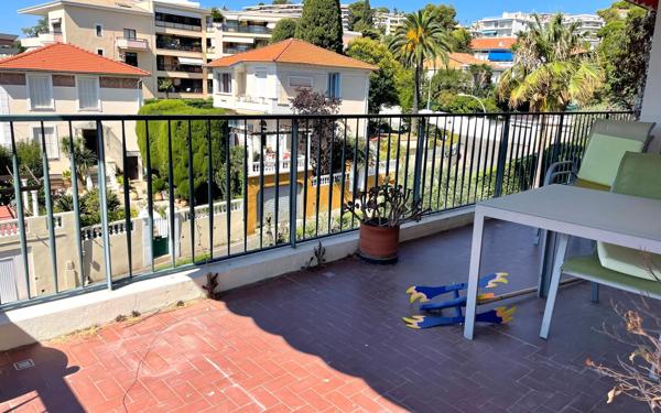 Appartement à vendre    3 pièces • 107 m2 Nice