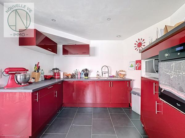 Maison
                                                                                                                                                                                                                                                                                                                        5 pièce(s)                                                                                                                                                                                                          4 chambre(s)                                                                                                                                                                                                          120  m²