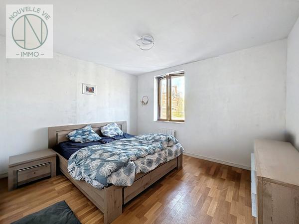 Maison
                                                                                                                                                                                                                                                                                                                        5 pièce(s)                                                                                                                                                                                                          4 chambre(s)                                                                                                                                                                                                          120  m²