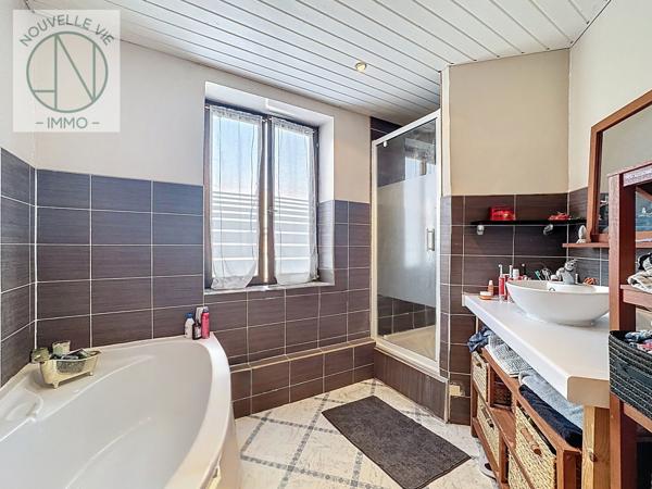 Maison
                                                                                                                                                                                                                                                                                                                        5 pièce(s)                                                                                                                                                                                                          4 chambre(s)                                                                                                                                                                                                          120  m²
