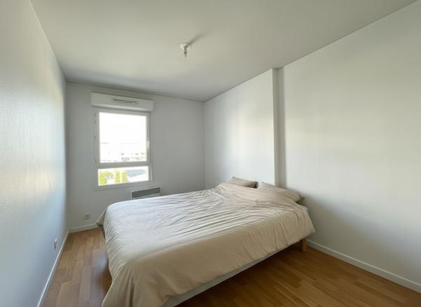 A vendre à Séné Poulfanc Appartement 56 m², bon état, balcon, ascenseur, place de parking, cave , garage