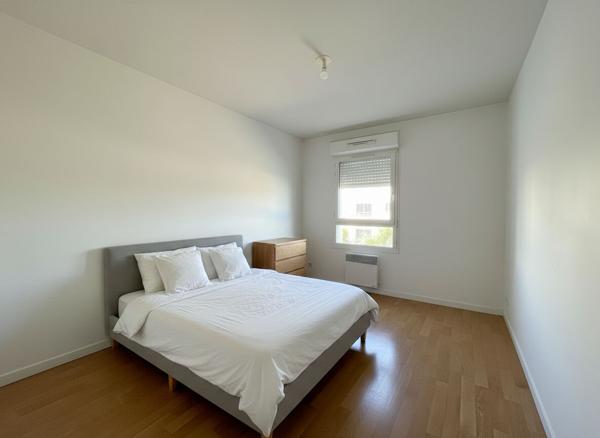 A vendre à Séné Poulfanc Appartement 56 m², bon état, balcon, ascenseur, place de parking, cave , garage