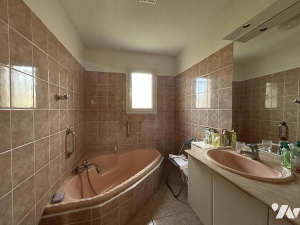 Montélimar, maison de plain pied de 95m2 environ , parcelle 786m2.